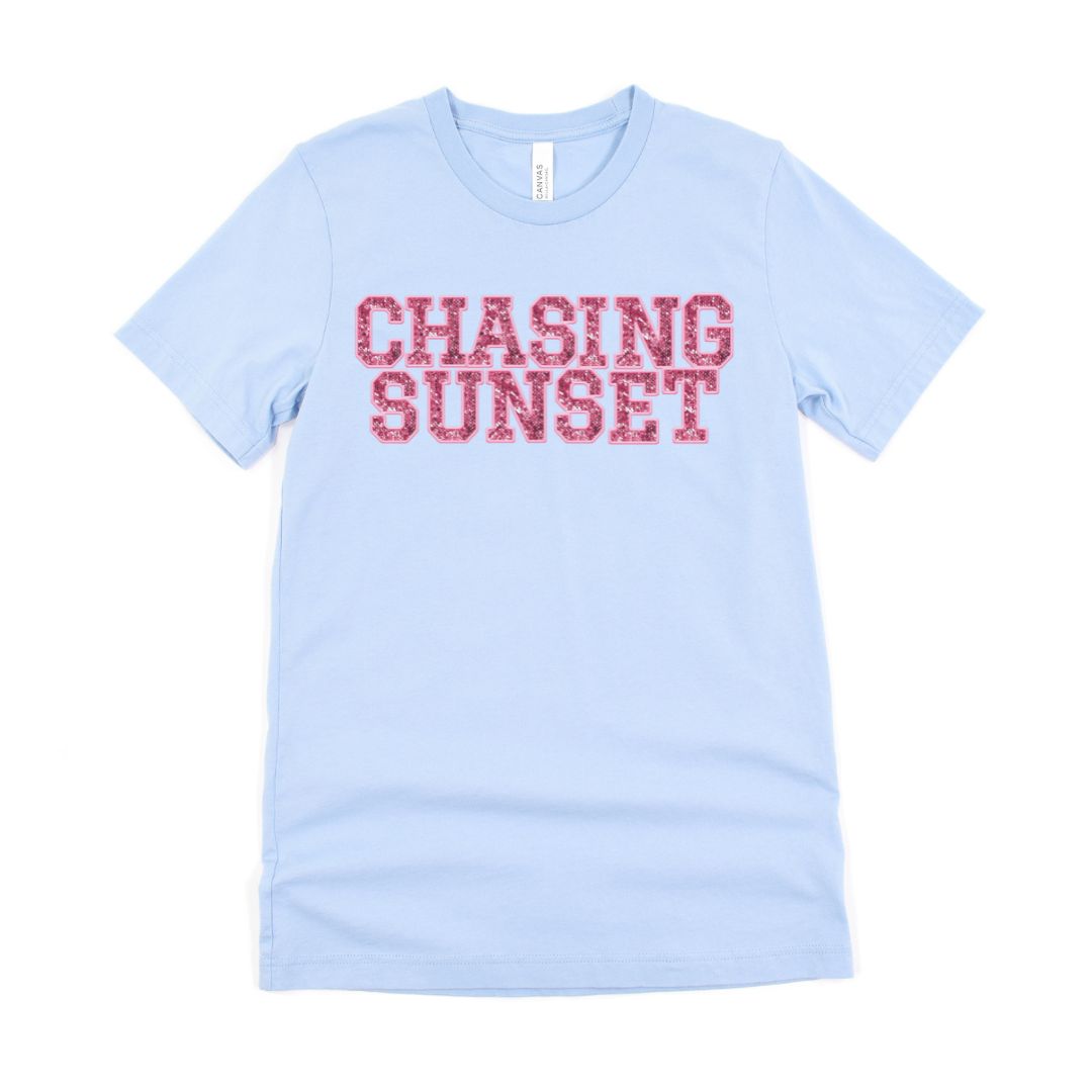 Chasing Sunset Ultimate Comfort Styled Graphic T-shirt