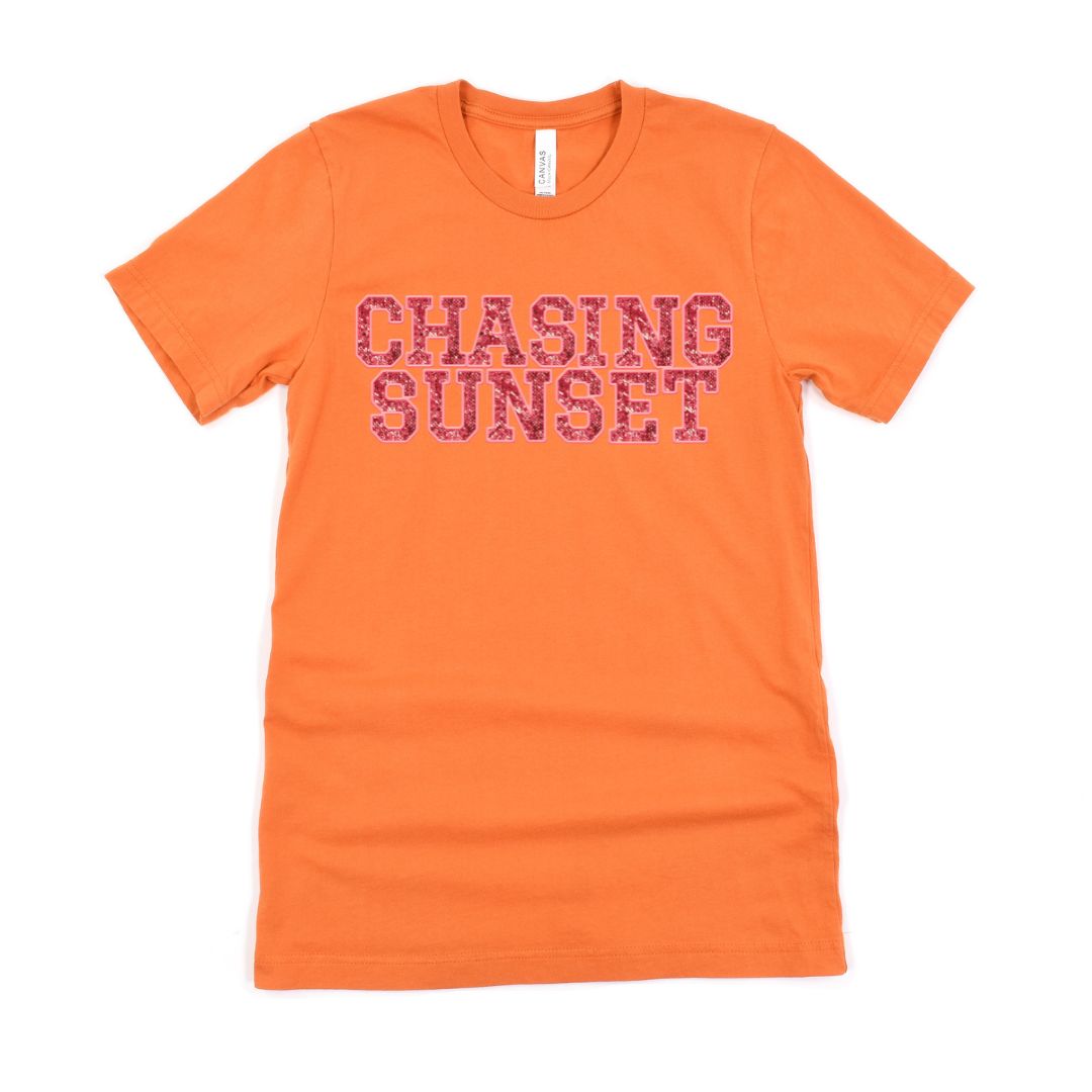 Chasing Sunset Ultimate Comfort Styled Graphic T-shirt