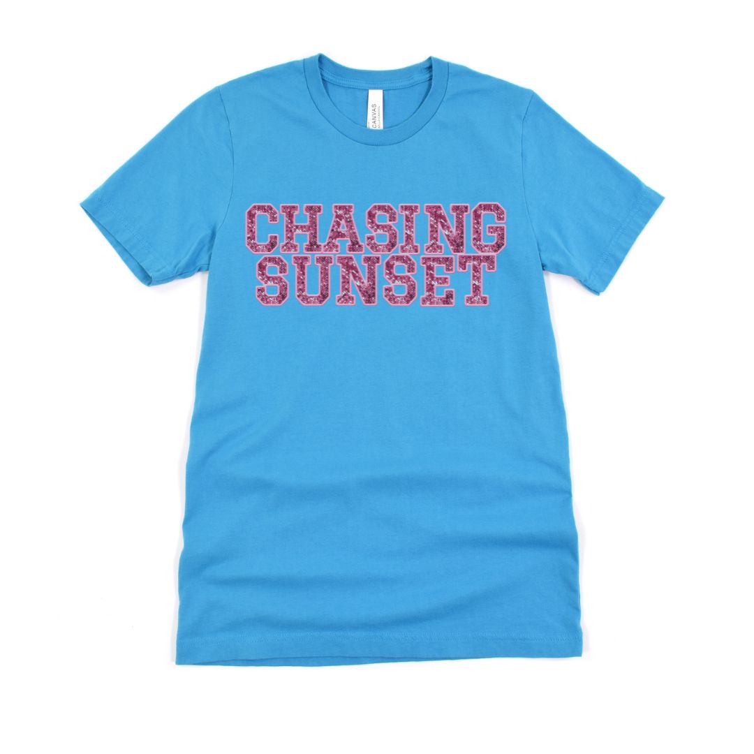 Chasing Sunset Ultimate Comfort Styled Graphic T-shirt
