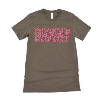 Chasing Sunset Ultimate Comfort Styled Graphic T-shirt